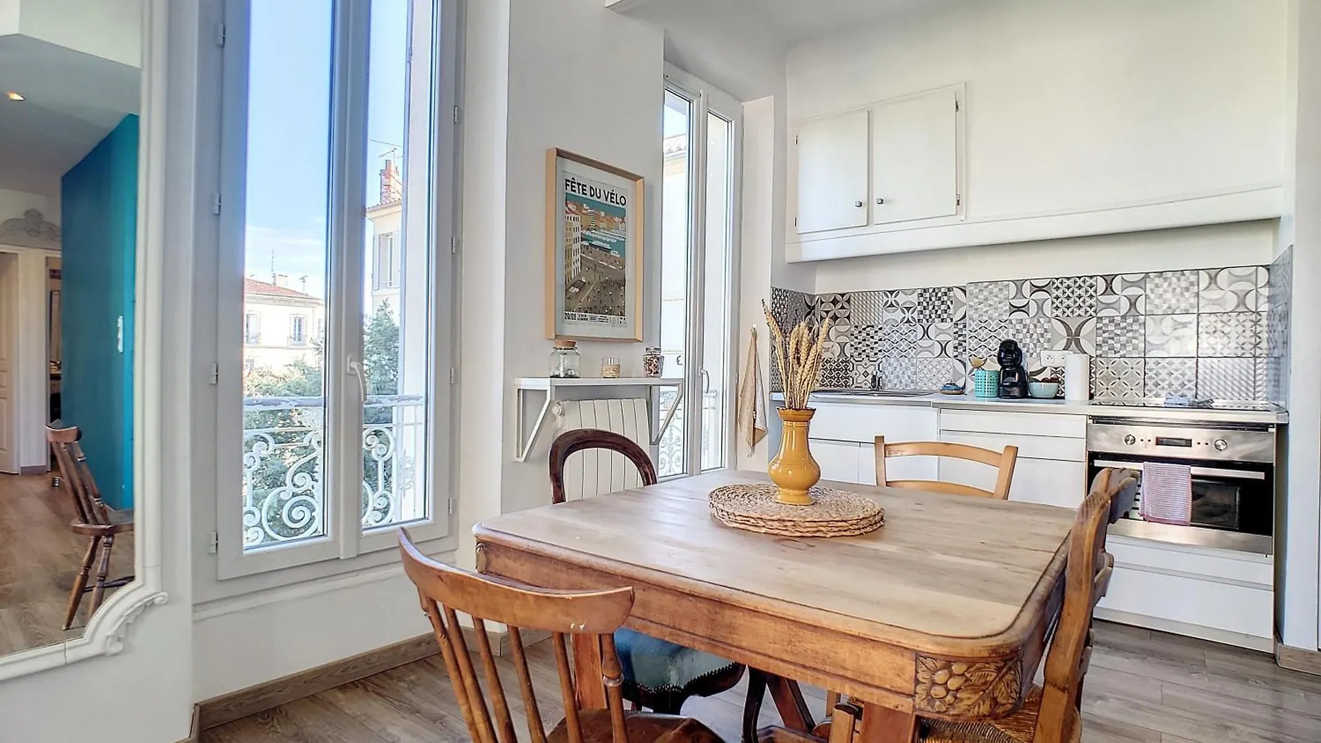 Casa Blue Sur Une Jolie Place Proche Du Vieux Port By Laconciergerie13 La Ciotat Appartement