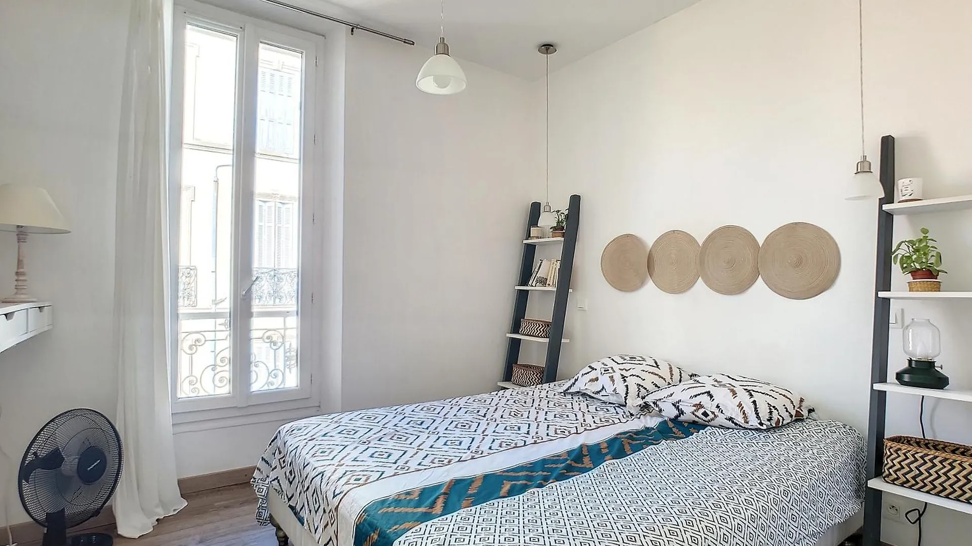 Appartement Casa Blue Sur Une Jolie Place Proche Du Vieux Port By Laconciergerie13 La Ciotat