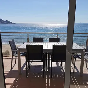 https://fantastico-apartamento-en-primera-linea-de-mar.catalonia-hotels.com