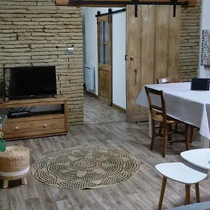 https://loustal.midi-pyreneeshotels.com