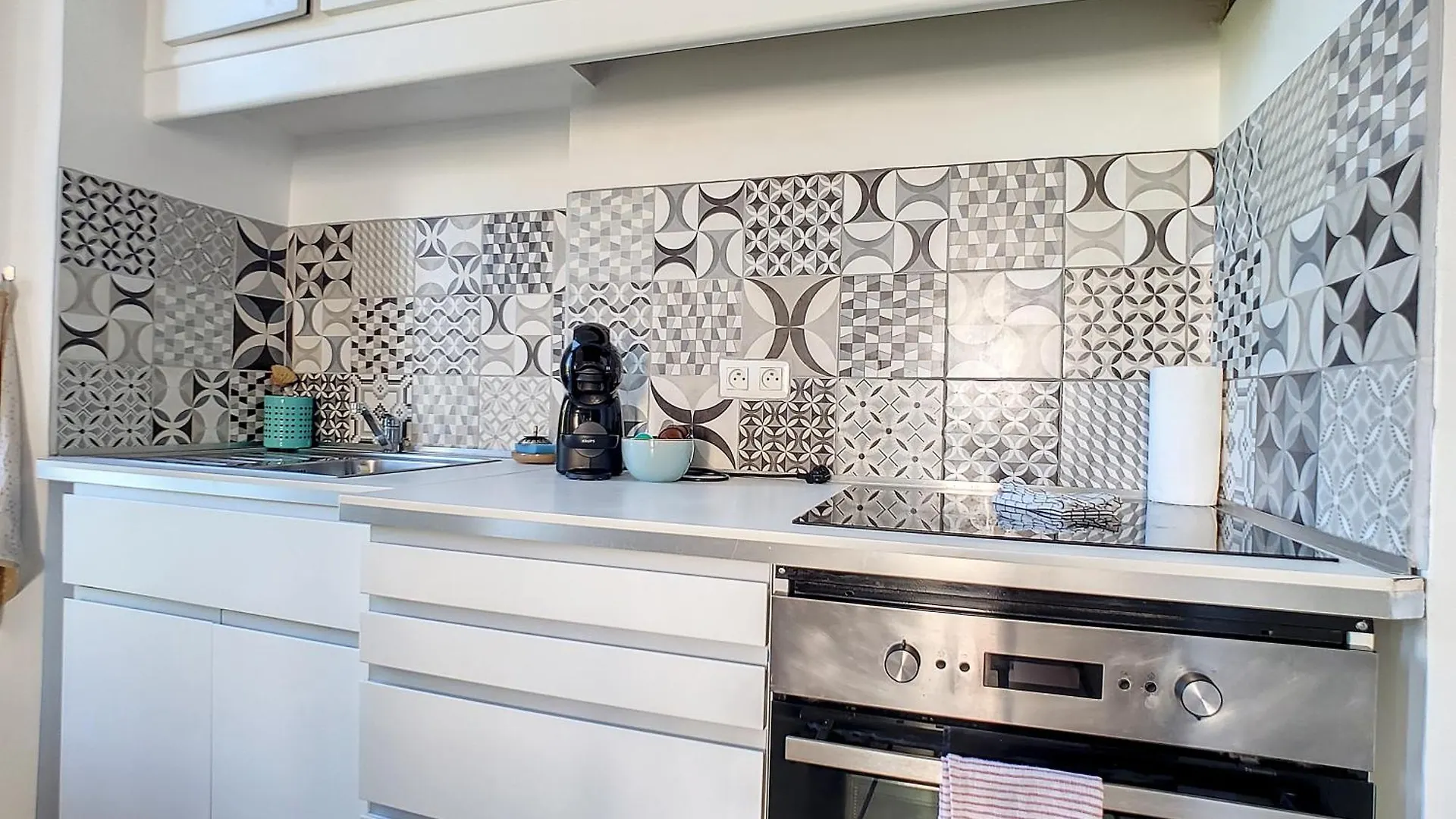 Apartamento Casa Blue Sur Une Jolie Place Proche Du Vieux Port By Laconciergerie13 La Ciotat